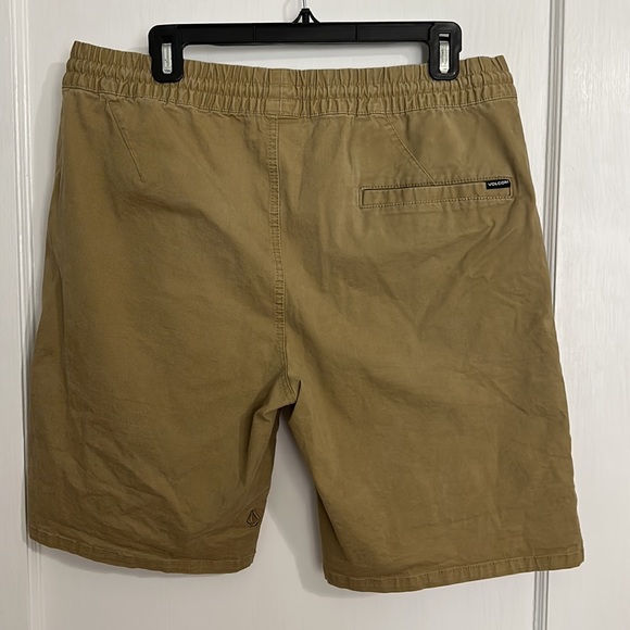 Volcom Khaki Drawstring Shorts Size Large - Picture 4 of 8